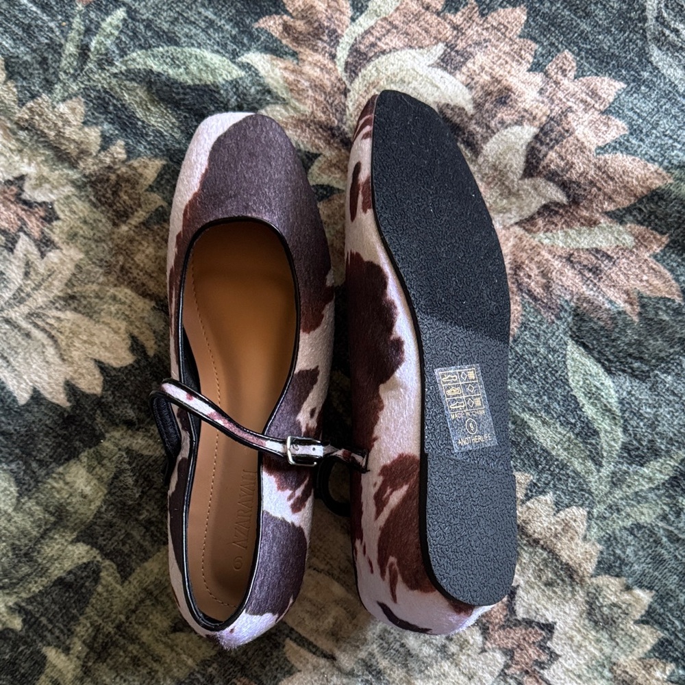 Stylish Women's Cow Print Flats - Picture 5 of 5